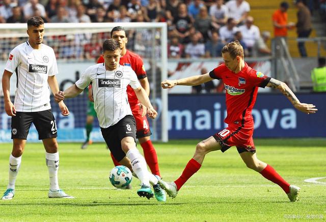 莱比锡红牛逆转击败弗赖堡,豪取三分助力德甲冠军争夺。的简单介绍 莱比锡红牛逆转击败弗赖堡,豪取三分助力德甲冠军争夺。的简单介绍