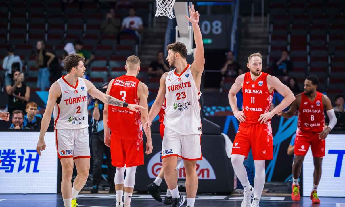 开云足球直播-波兰男篮强势热火，字母哥统治全场的简单介绍