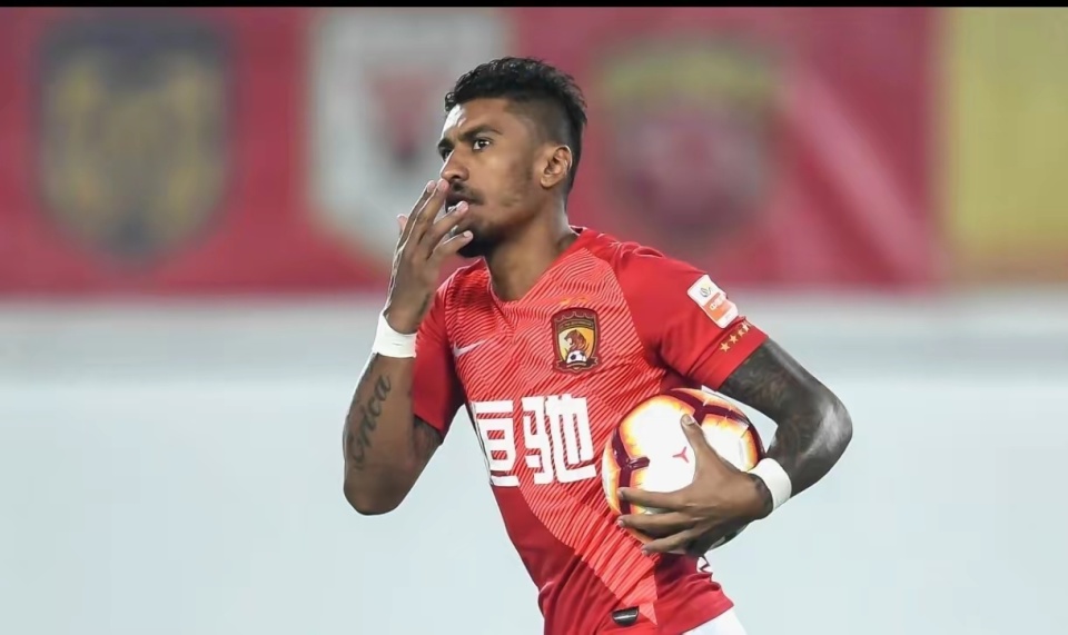 开云官方app入口-包含恒大球队迅速提升实力，成为主要比赛竞争对手的词条